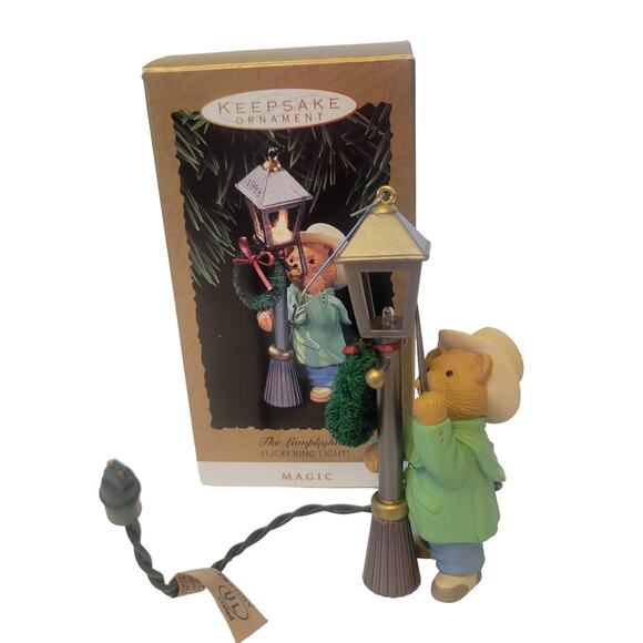 1993 Hallmark Keepsake The Lamplighter Flickering Light Ornament Collectible - Picture 8 of 16